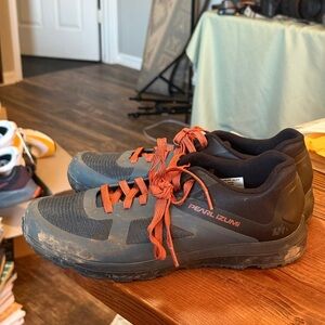 Pearl Izumi canyon Men's Black and Orange bike Shoes